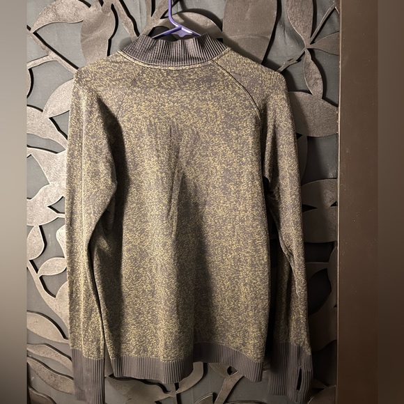 Lulu Black & Green Pullover - Picture 2 of 3